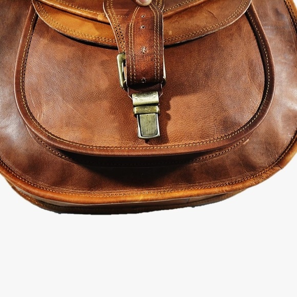 Satchel genuine Brown Leather Women's Bag with bronze hardware - Picture 2 of 7